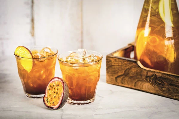 Broskvový nebo&nbsp;marakujový ledový čaj