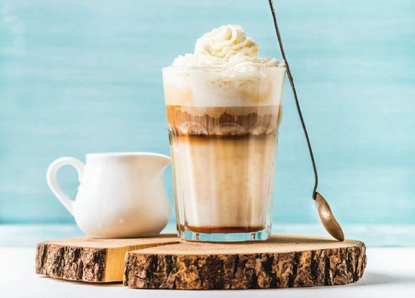 Latte s&nbsp;lískovým oříškem