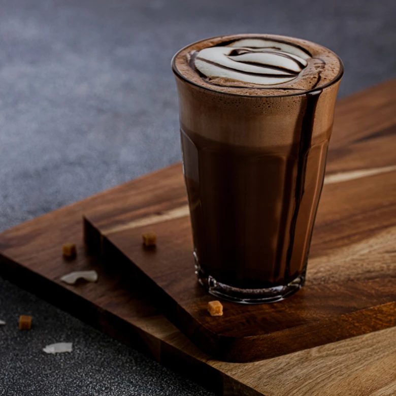 Kokosovo-karamelová horká čokoláda